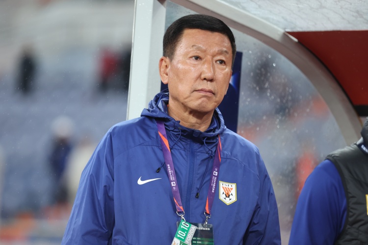 崔康熙：間歇期被抽調(diào)了很多球員訓(xùn)練受影響，國(guó)腳每人狀態(tài)不同