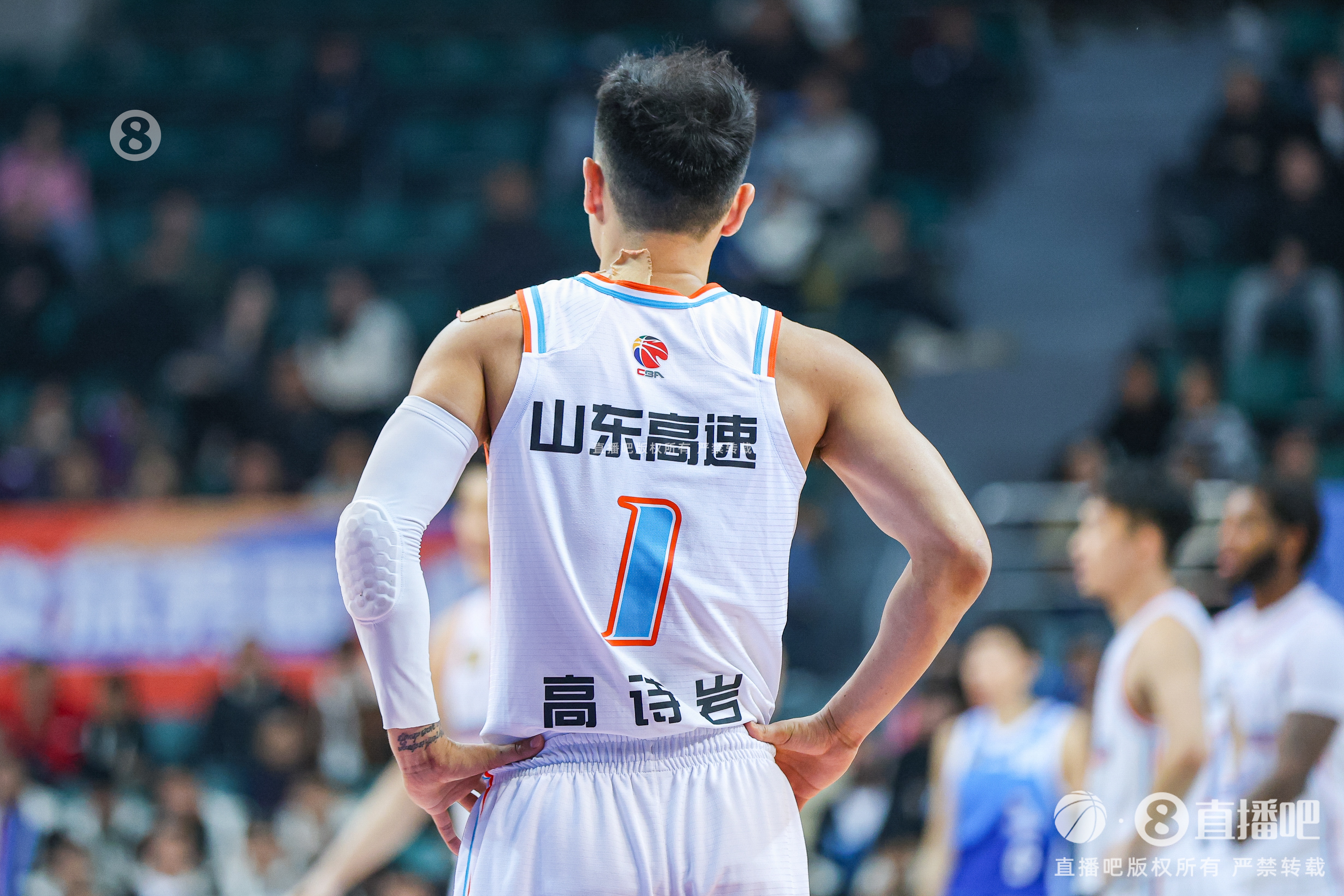 慢熱！首節(jié)山東落后四川1分 全隊(duì)首發(fā)5人單節(jié)合計(jì)僅拿到3分