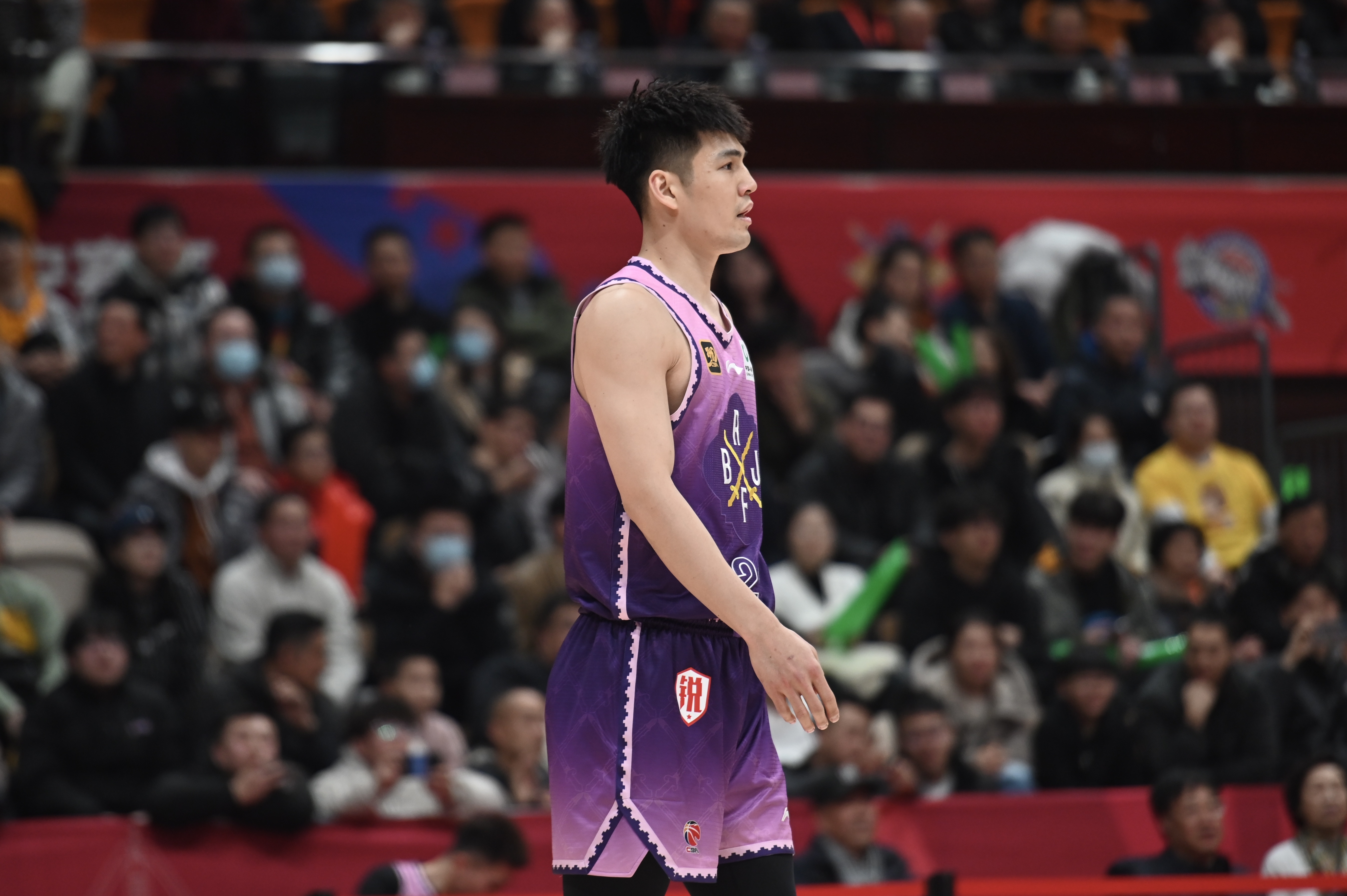 表現(xiàn)可以！陳國豪8中5拿到13分3板1斷