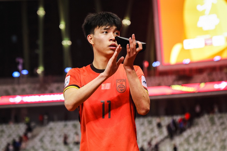 期待首秀！18歲王鈺棟入選中澳戰(zhàn)名單&穿11號(hào)，首進(jìn)國足正賽名單
